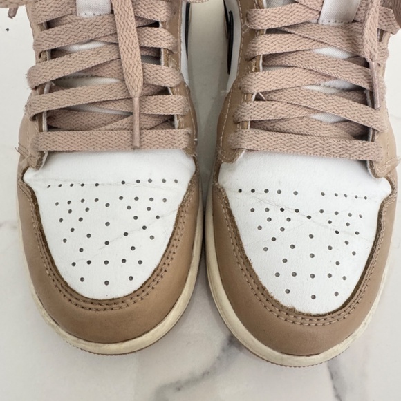 Nike Air Jordan 1 Mid in Camel and White size 7.5 - Picture 3 of 7